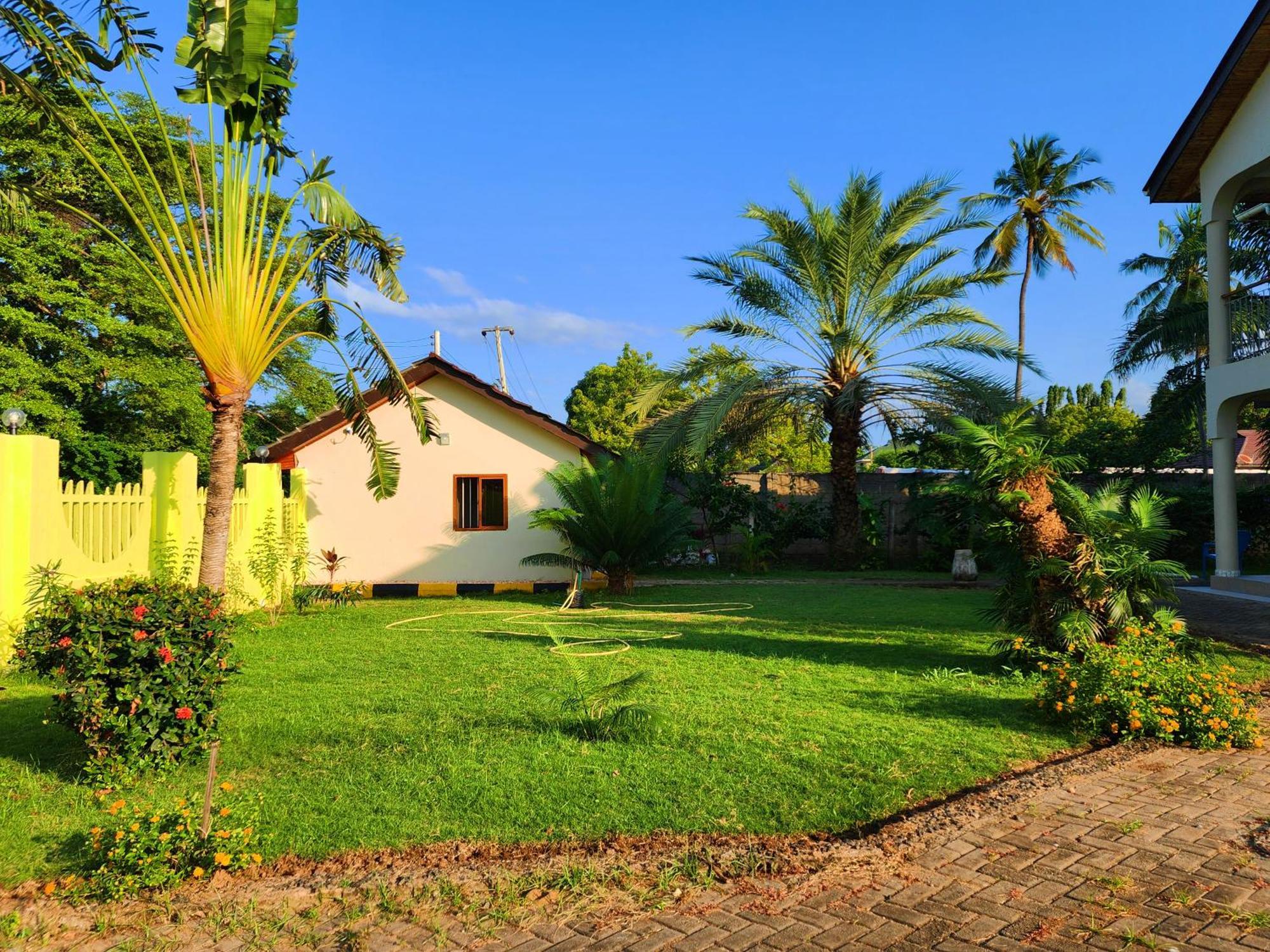 Autumn House Villa Dar es Salaam Exterior photo